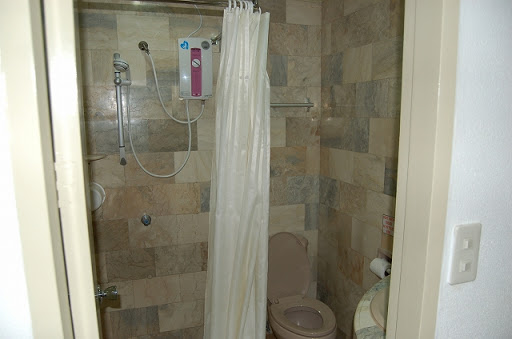 クラークトンホテル　－　シャワールーム