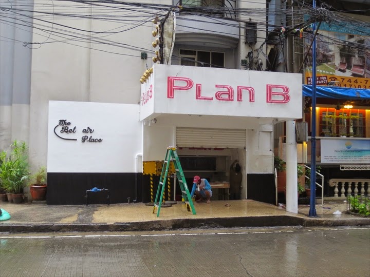 フィリピンのブルゴスのバー　Plan B
