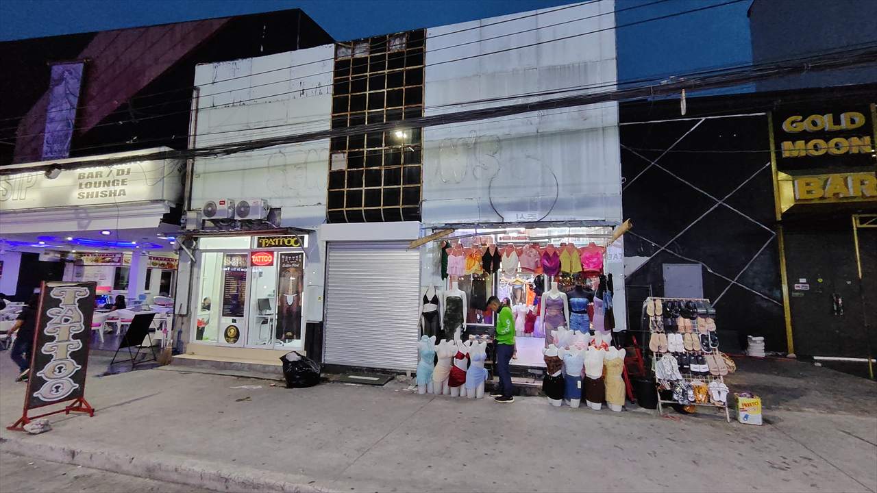 クローズが目立つアンヘレスのバー