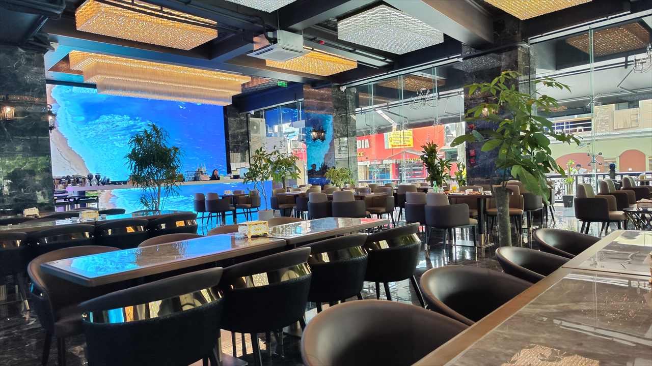 アンヘレスのハマーのカフェ＆レスト