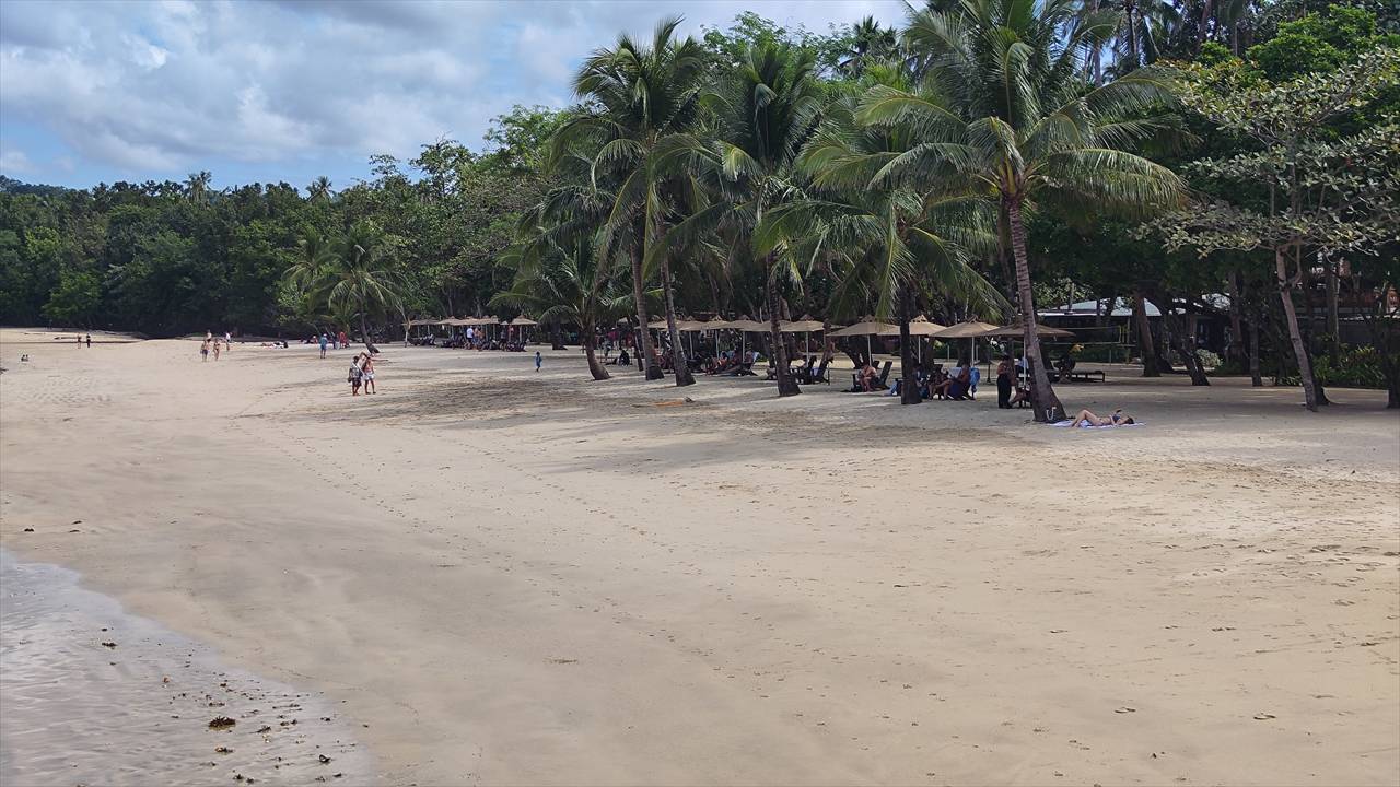 リオビーチ（右）