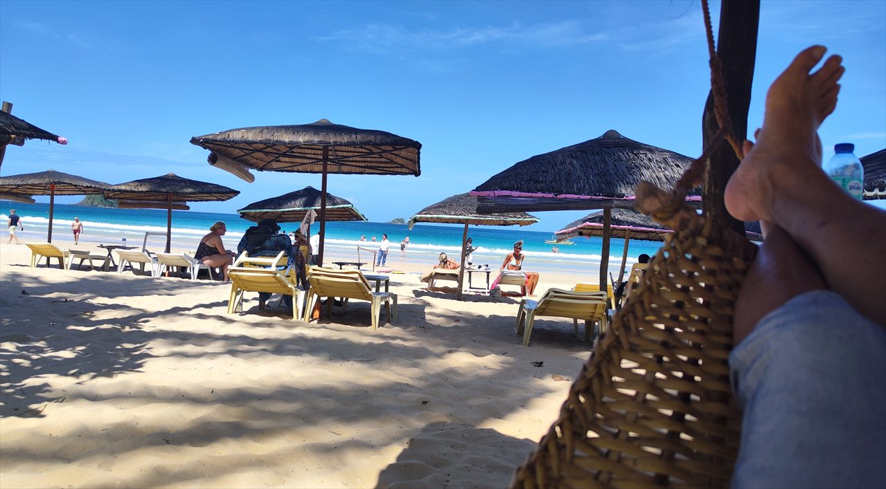 ナクパンビーチ(ハンモック足)