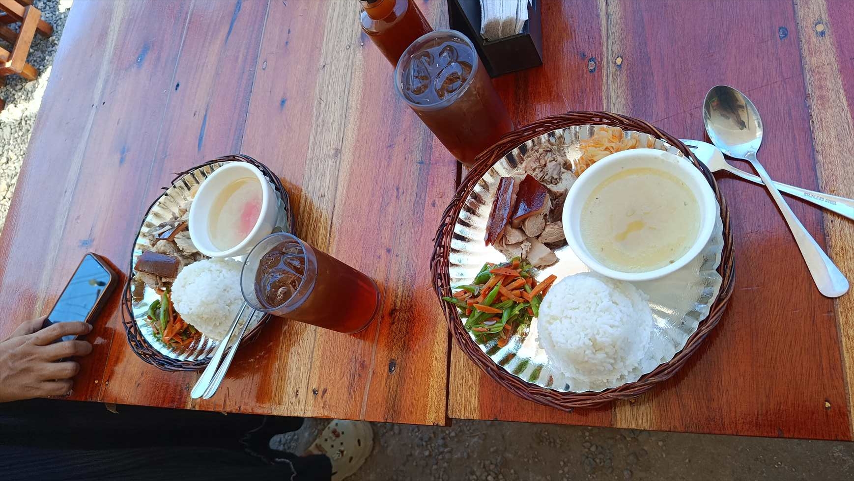 ボホール島観光（DAY2）バブイ（料理）レストラン