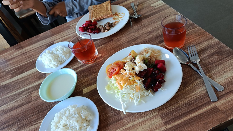 ボホール島観光(DAY4)ホテルの朝食ブッフェ