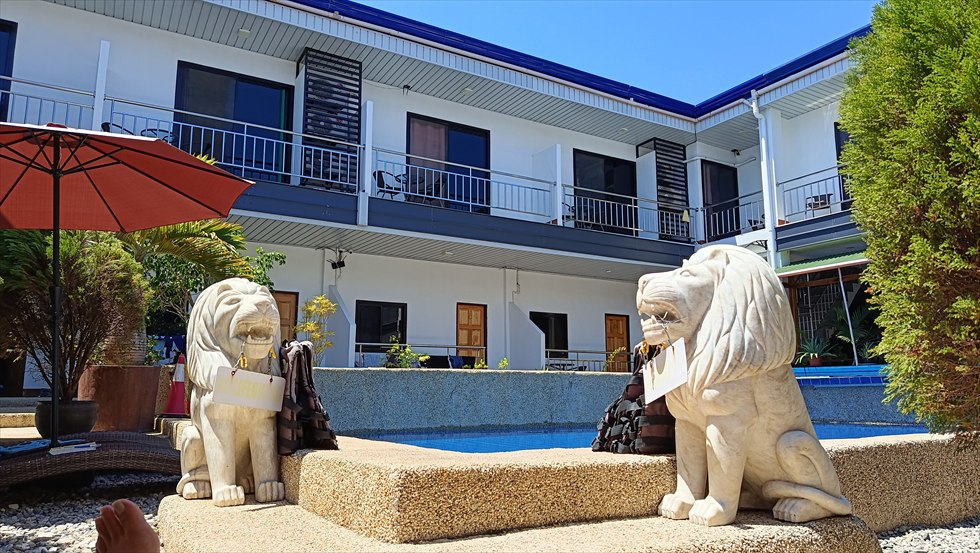 MGH alona resort 滞在期(プールの様子2)